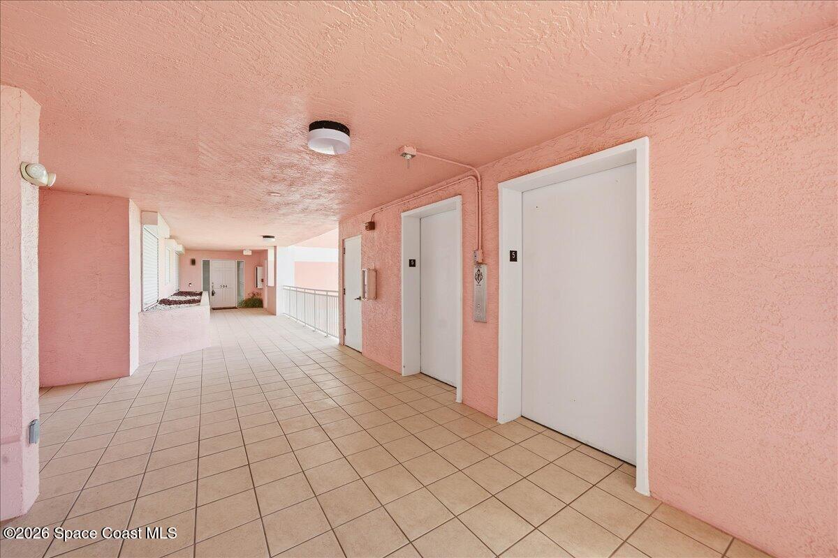5635 S Highway A1a A504