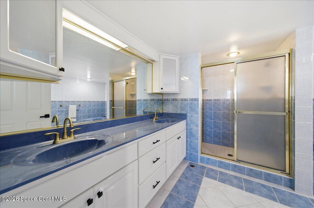 5635 S Highway A1a A504