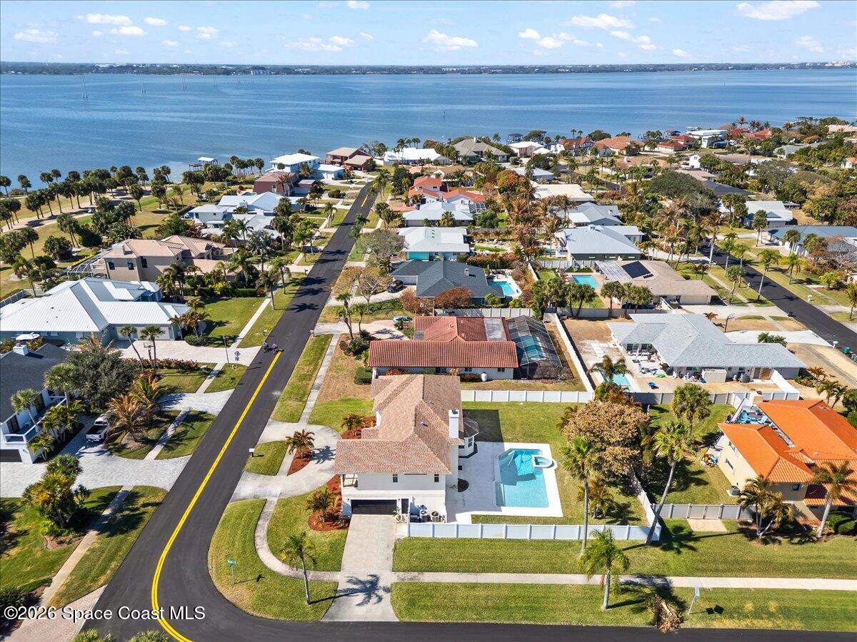 300 Amberjack Place