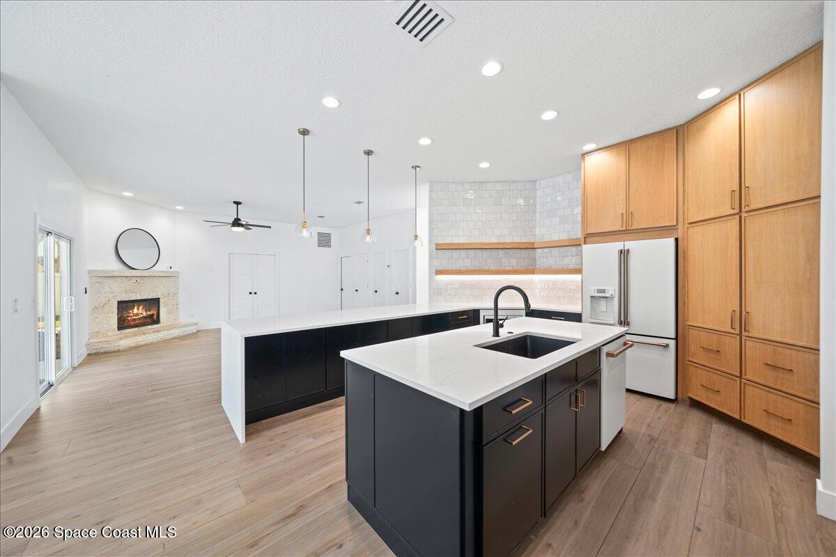 300 Amberjack Place