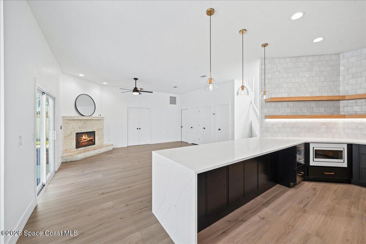 300 Amberjack Place