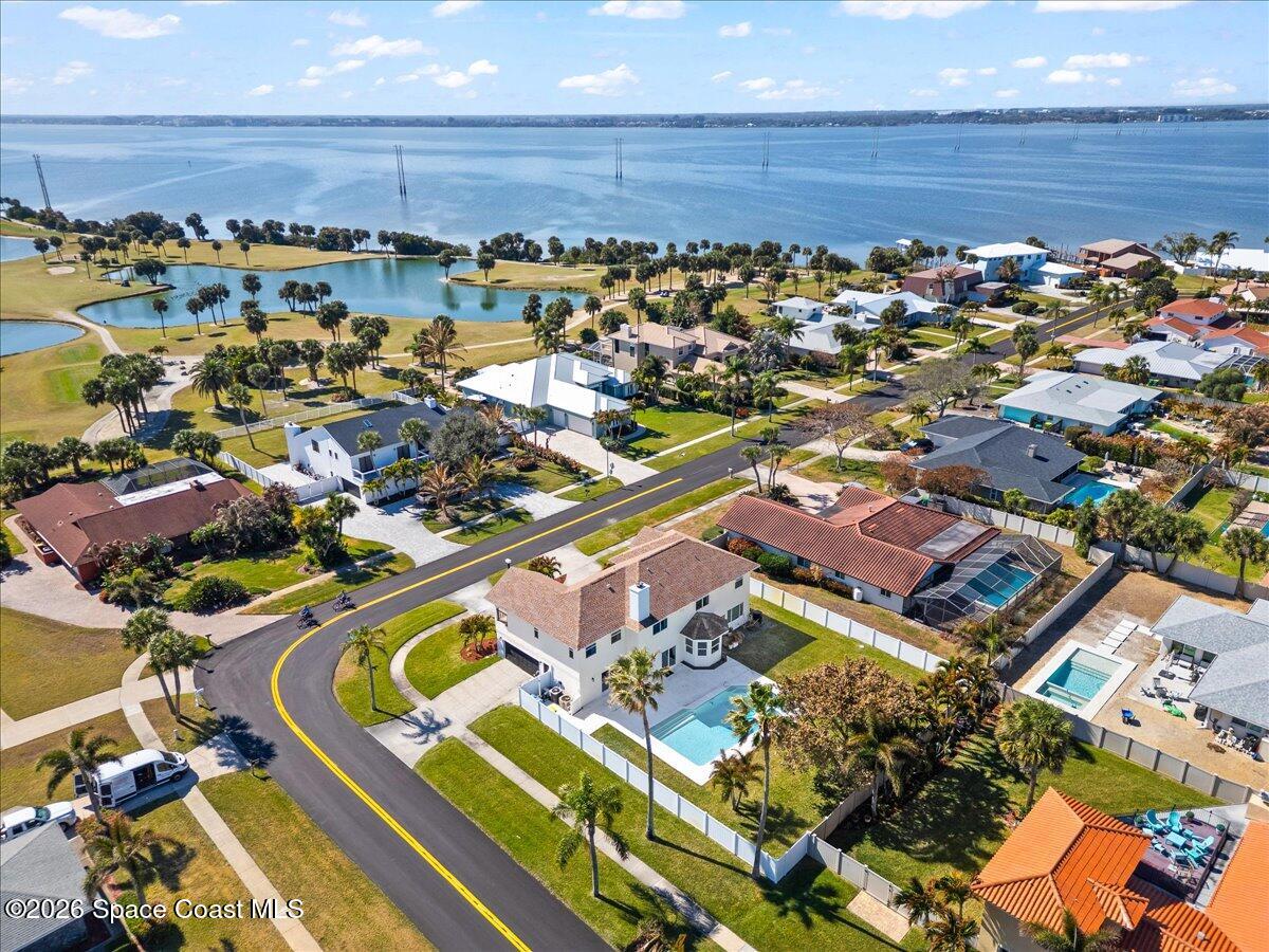 300 Amberjack Place