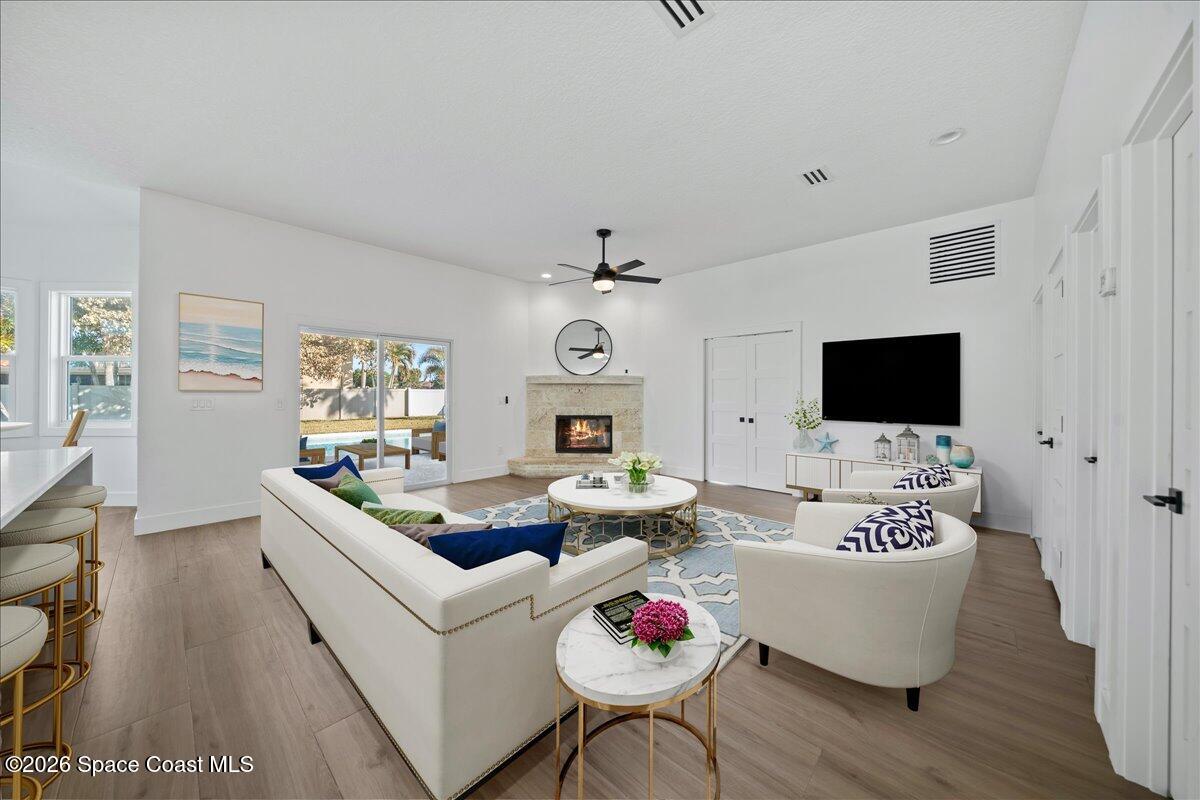 300 Amberjack Place