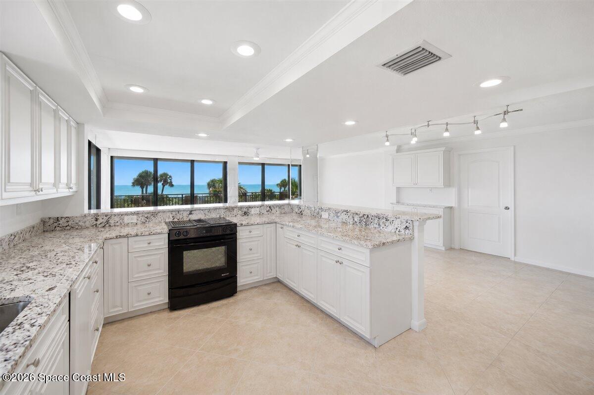 2100 N Atlantic Avenue 303