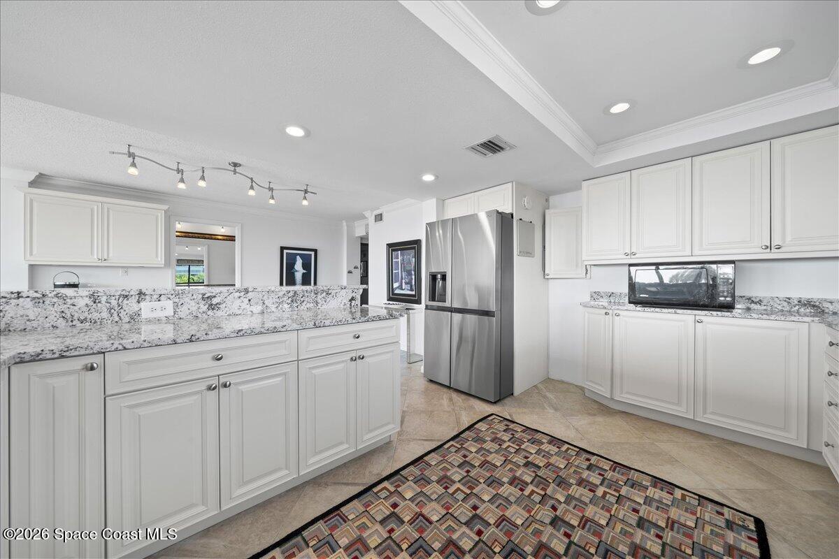 2100 N Atlantic Avenue 303