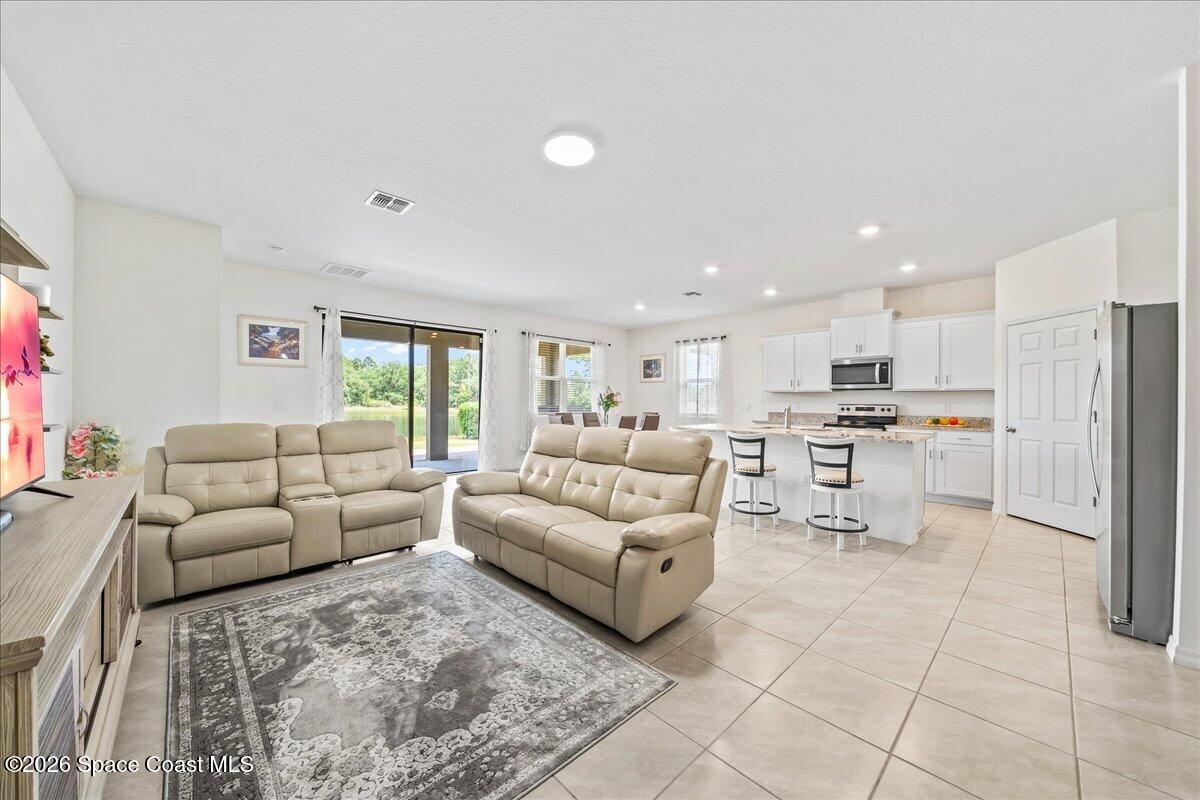 2193 Capital Drive SE