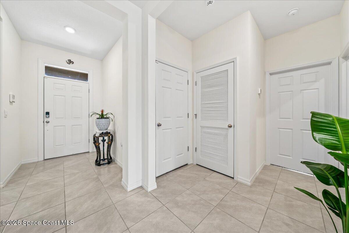 2193 Capital Drive SE