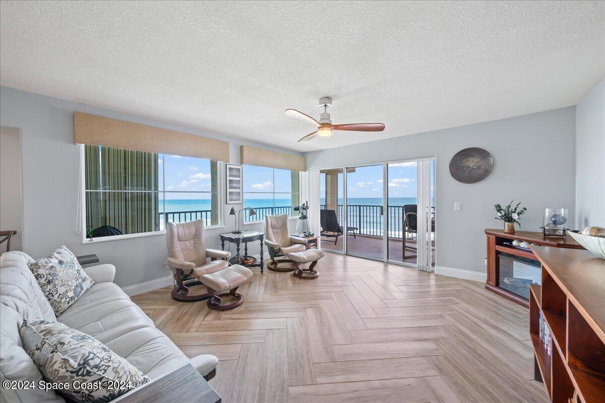 2725 N Highway A1a 301