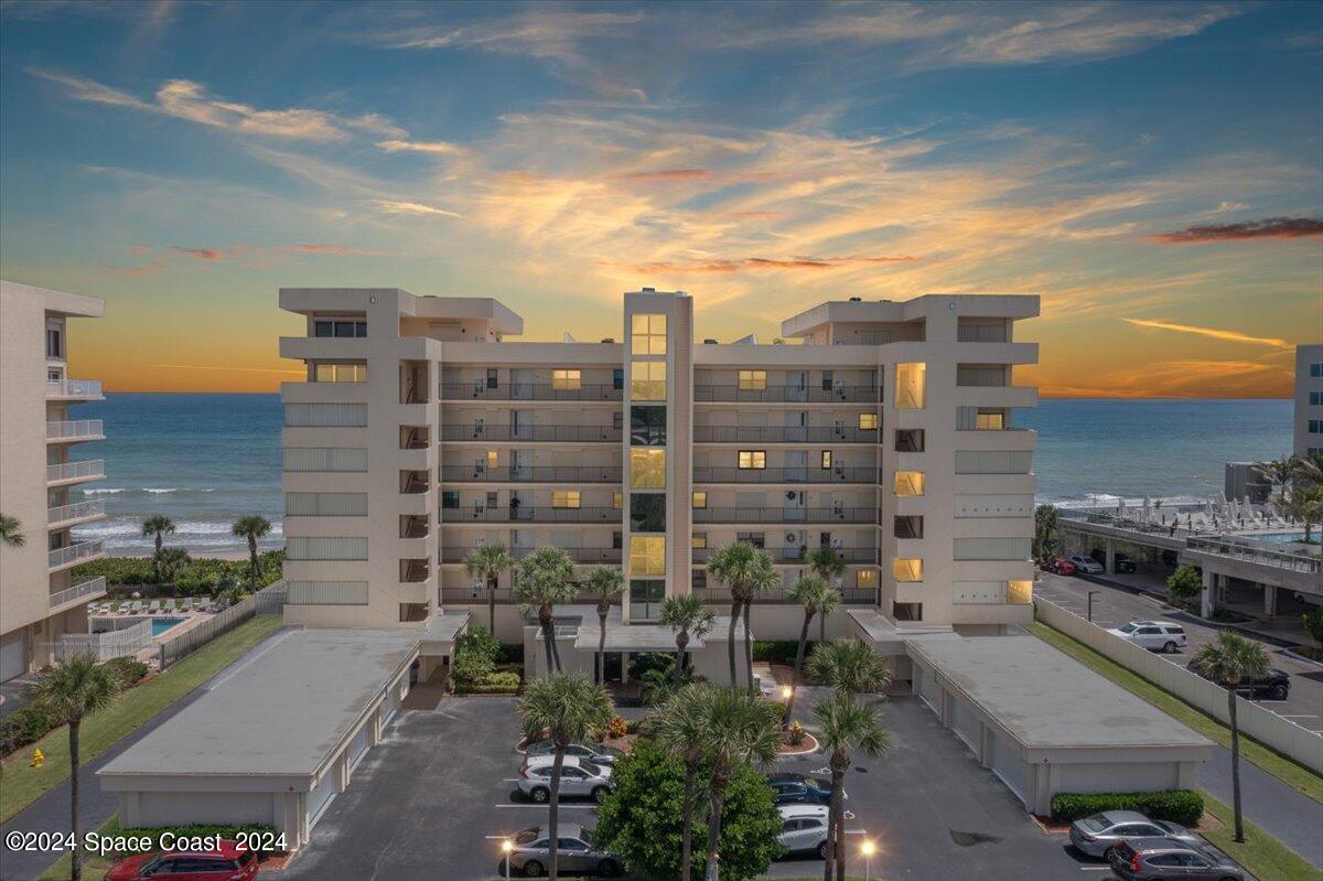 2725 N Highway A1a 301