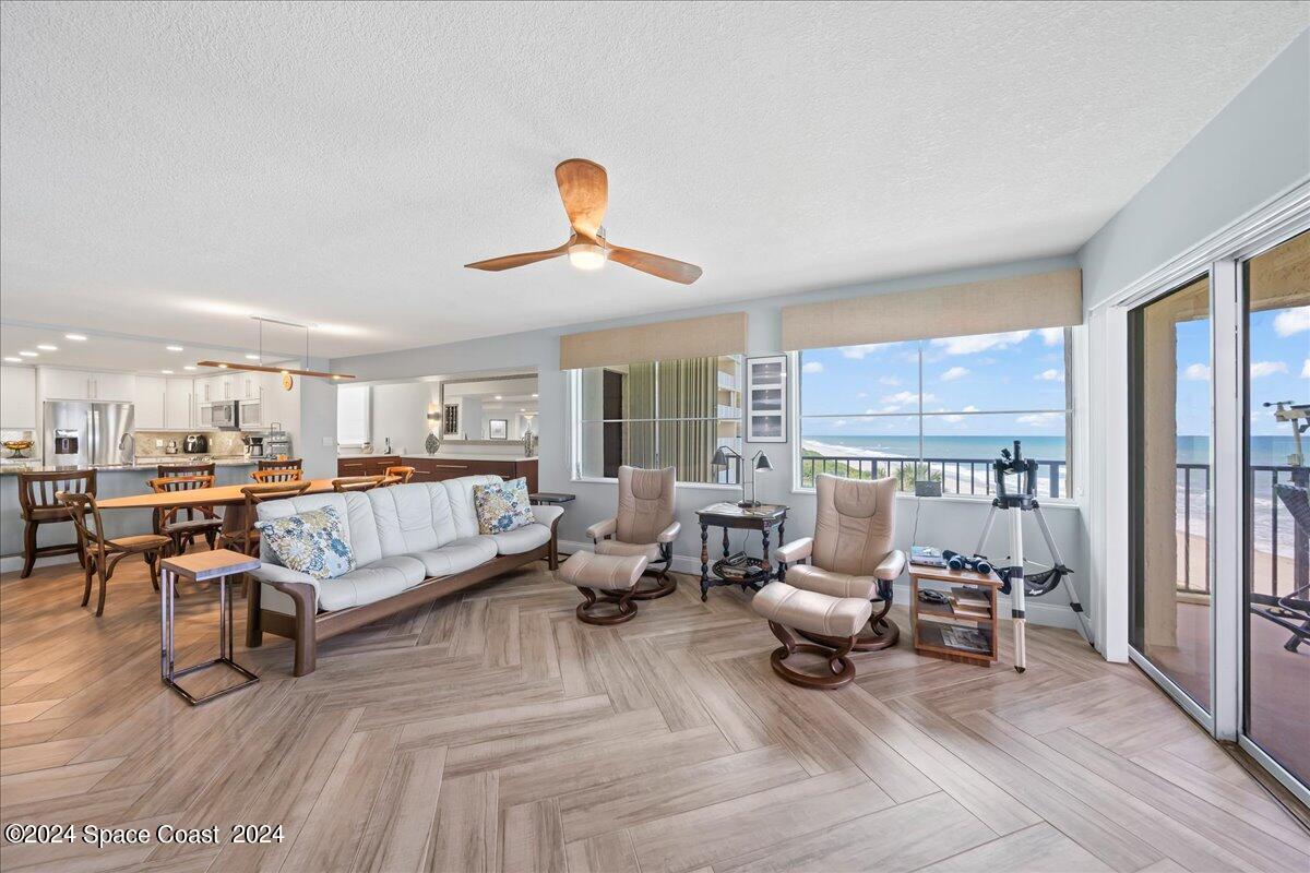 2725 N Highway A1a 301