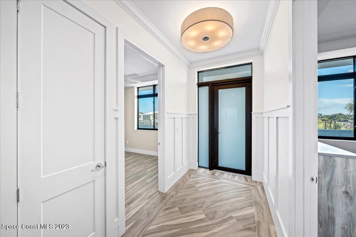 205 Strand Drive, 202