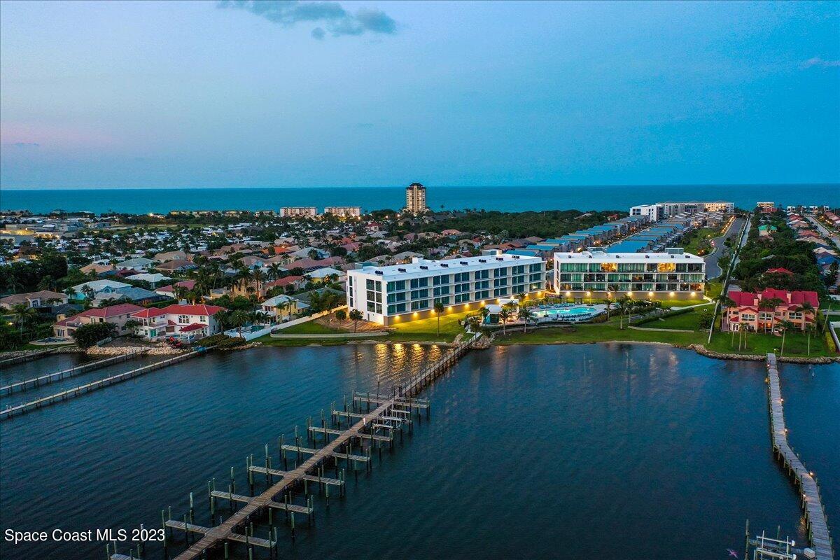 205 Strand Drive, 202