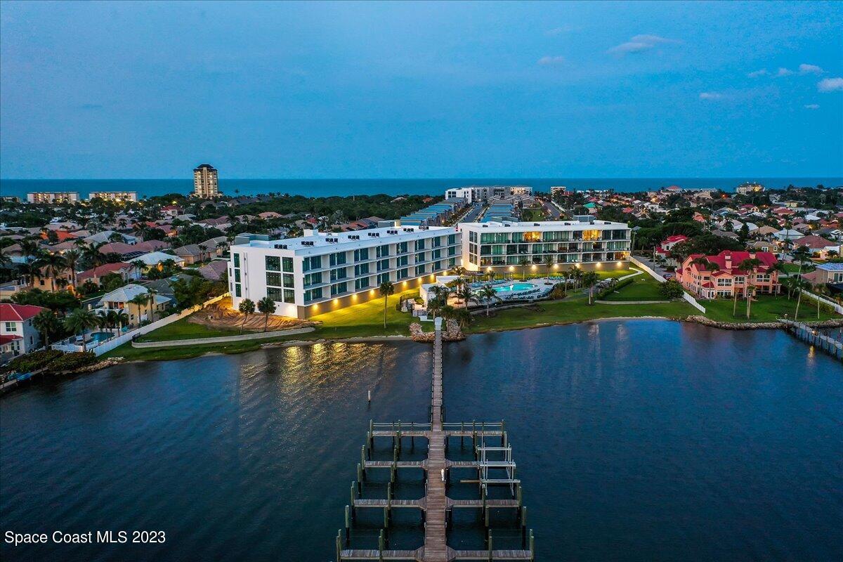205 Strand Drive, 202