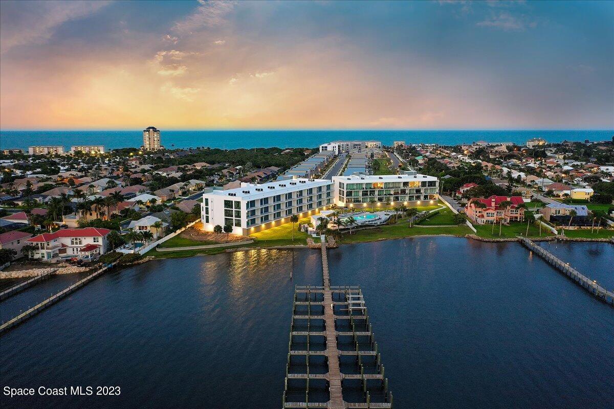 205 Strand Drive, 202