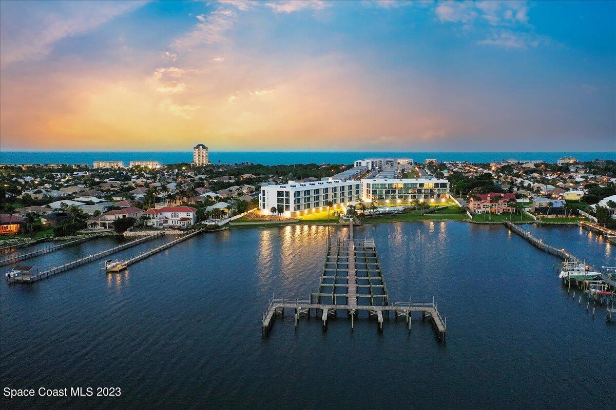 205 Strand Drive, 202