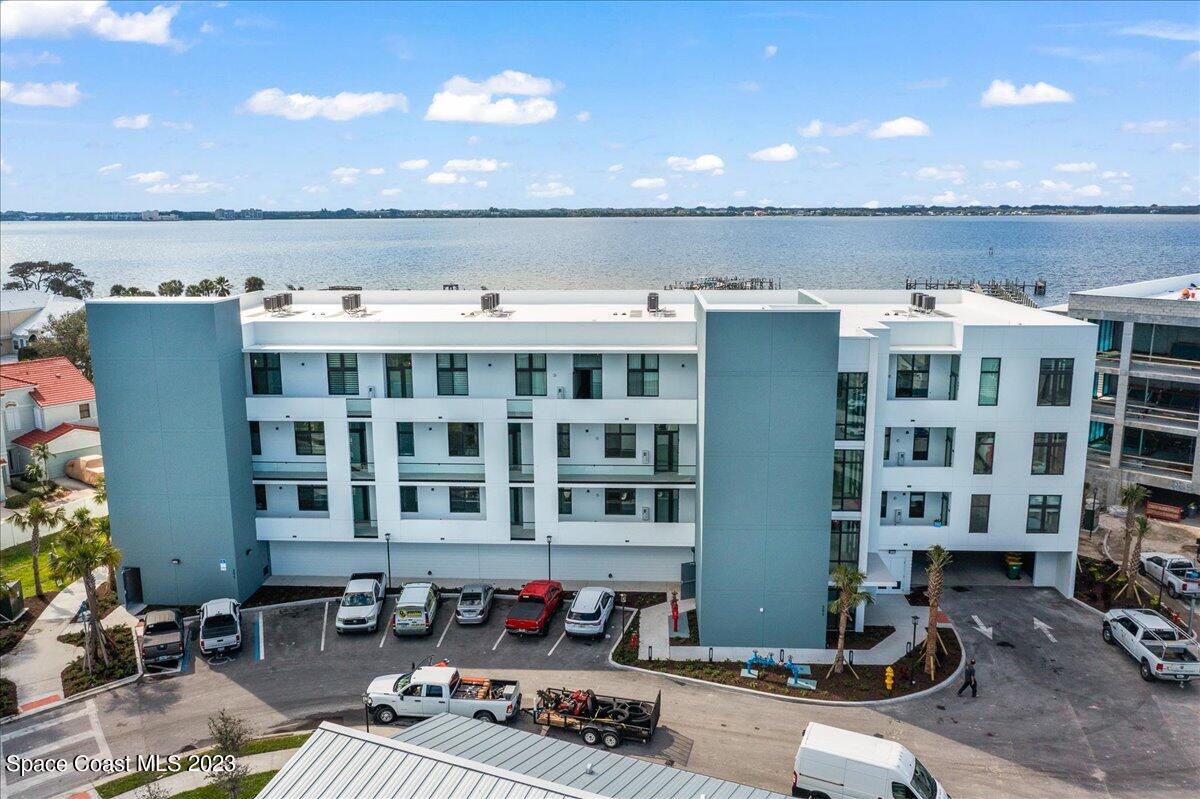 205 Strand Drive, 202