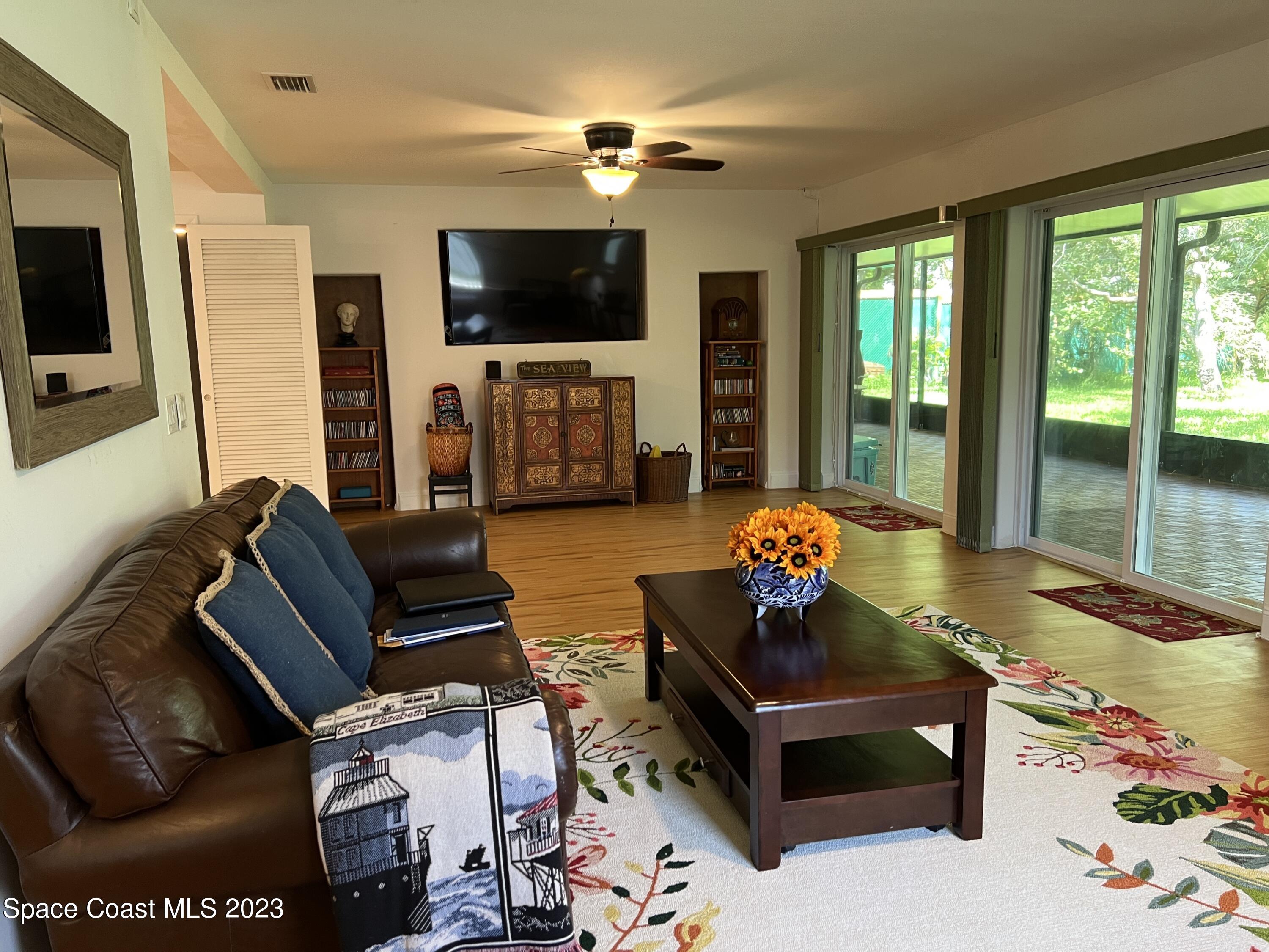 526 Sunset Boulevard