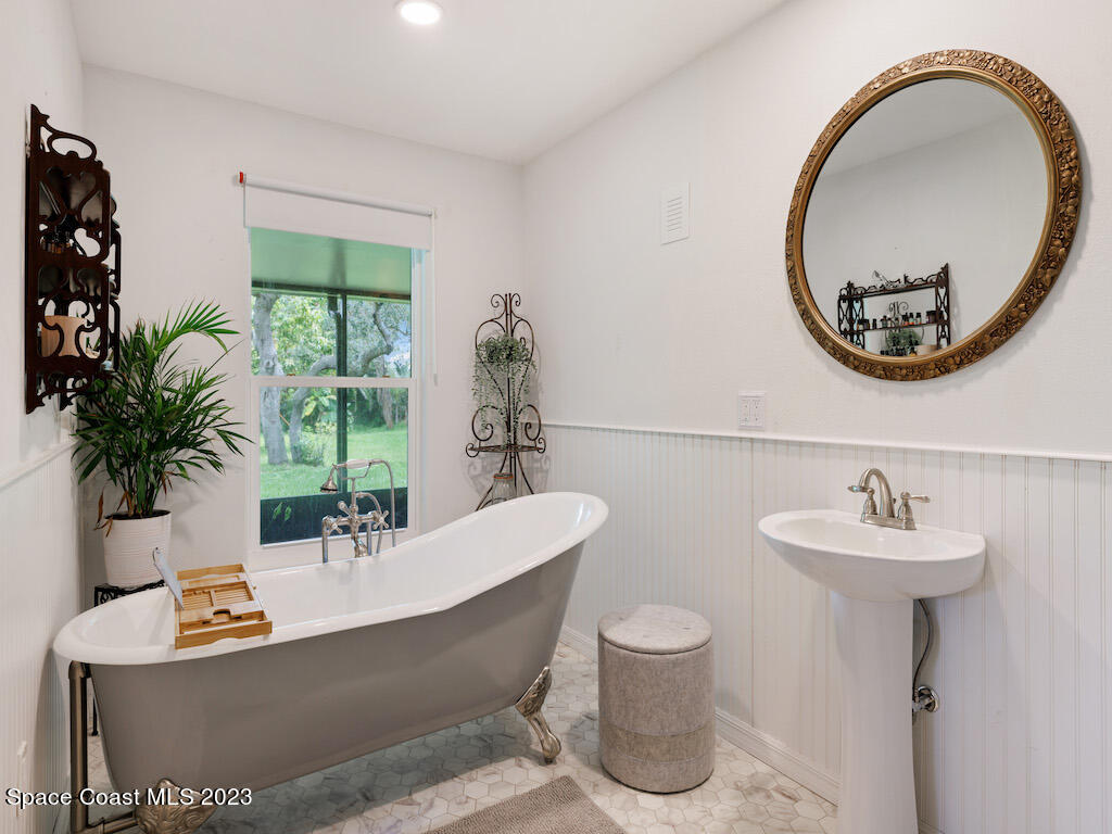 526 Sunset Boulevard