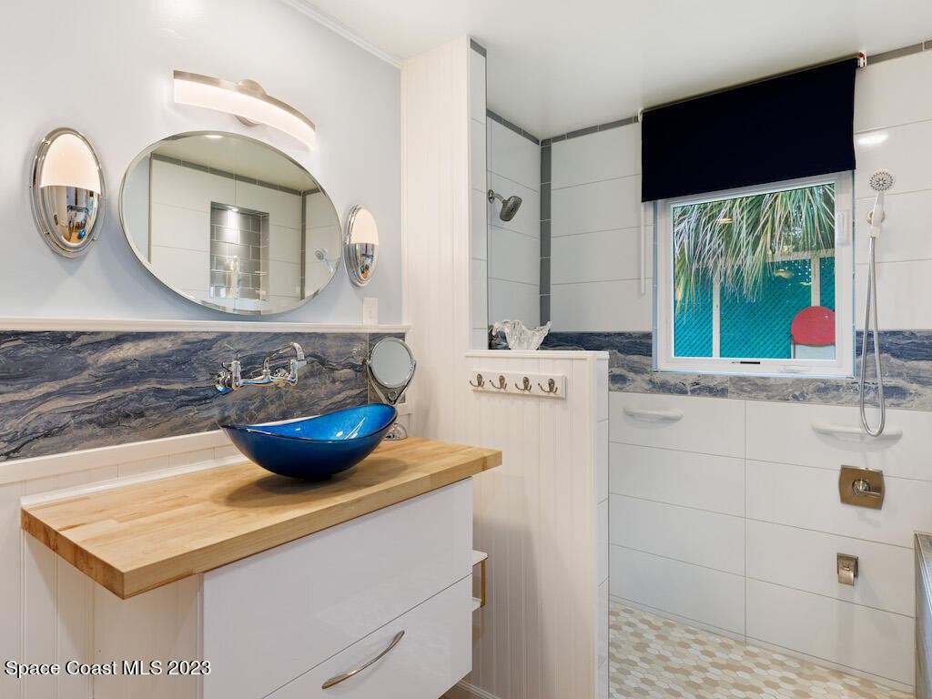 526 Sunset Boulevard