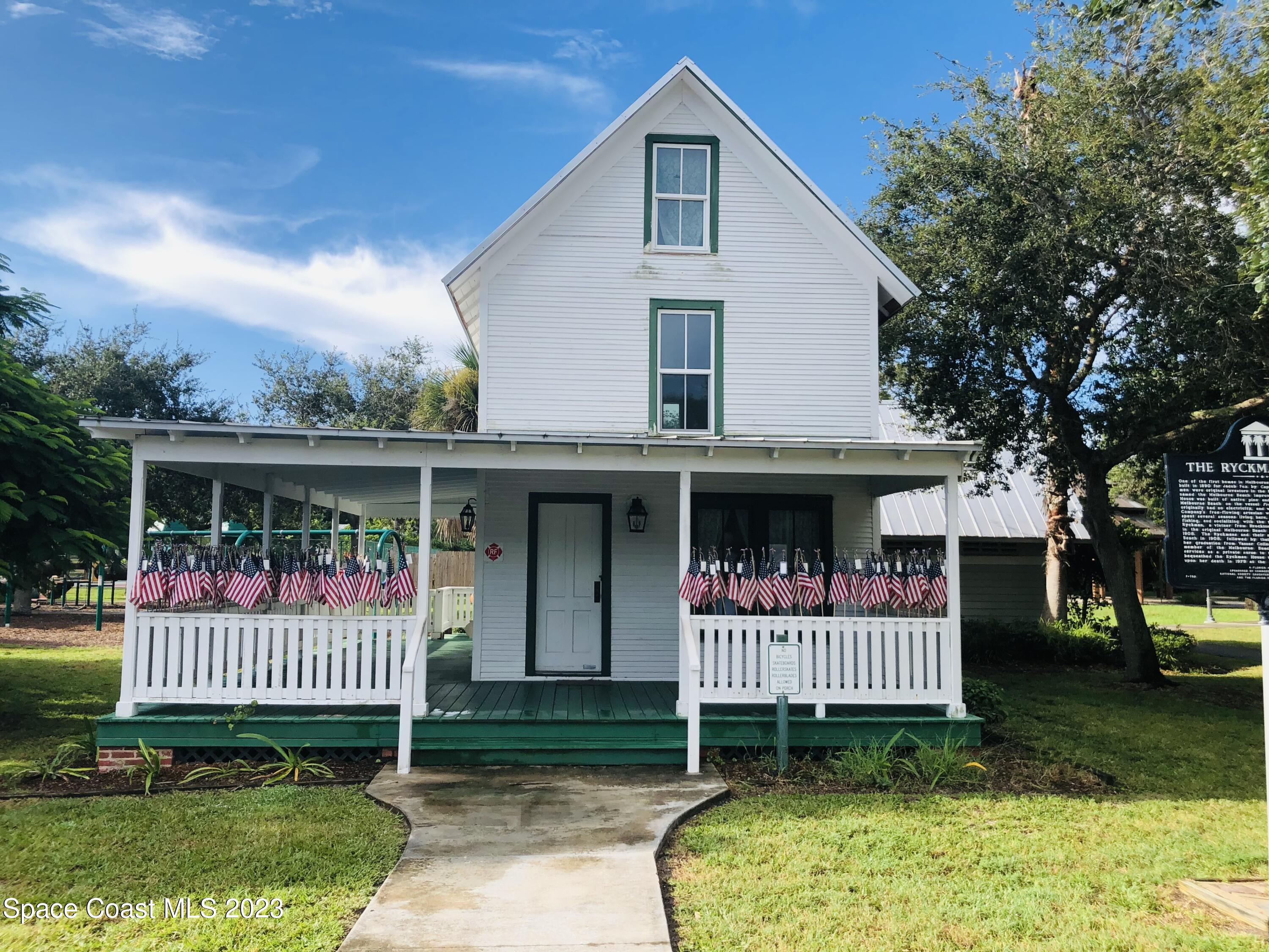 526 Sunset Boulevard