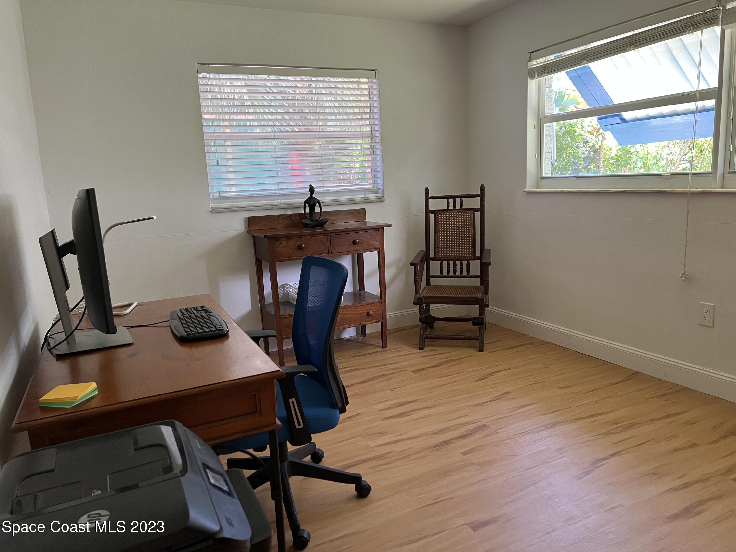 526 Sunset Boulevard