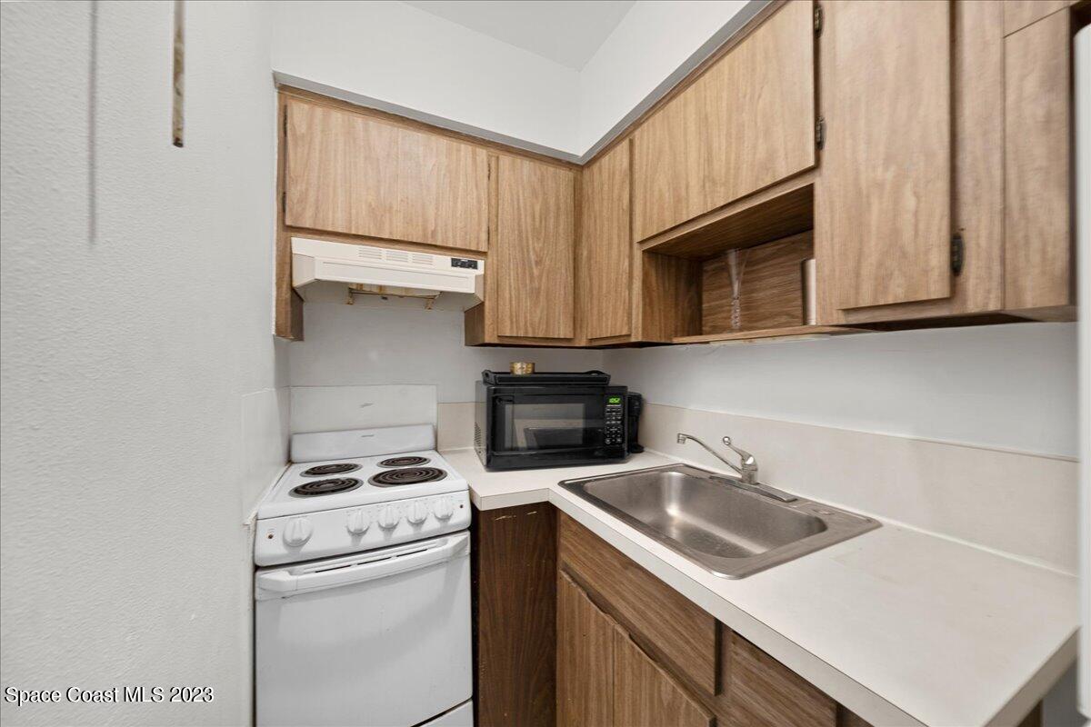419 Ocean Avenue, 403