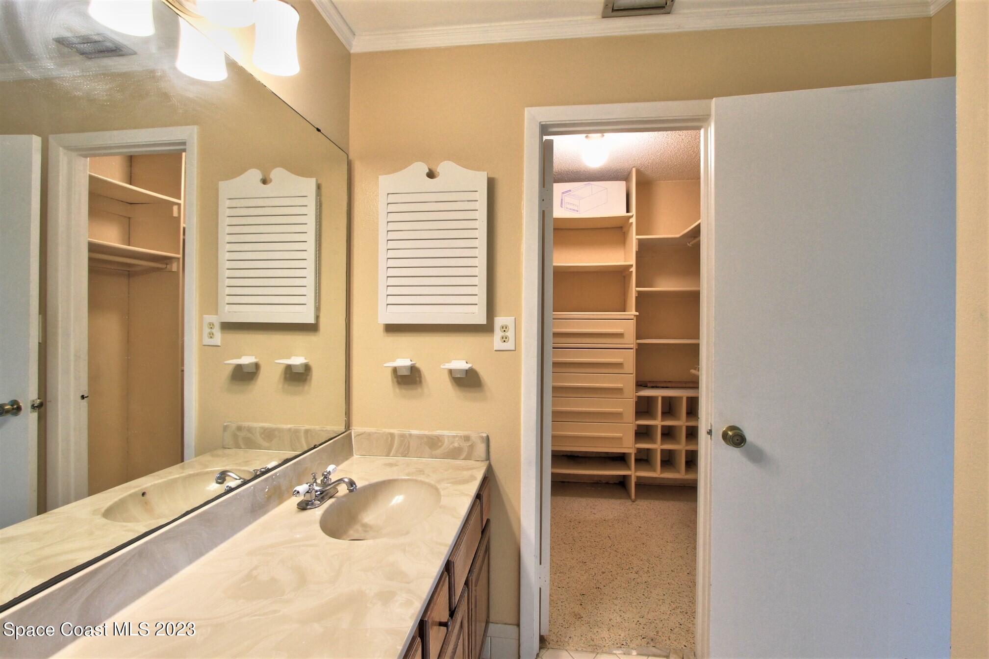 115 N Indian River Drive, 128