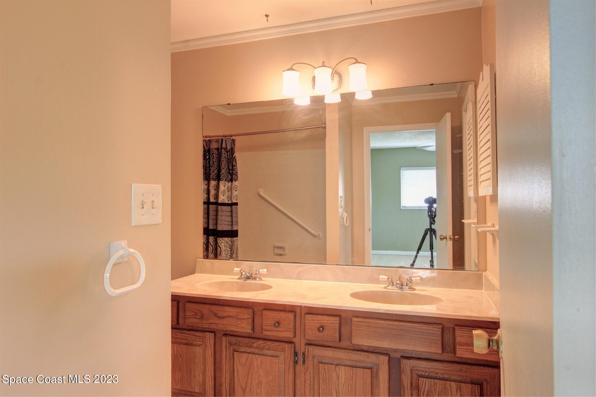 115 N Indian River Drive, 128