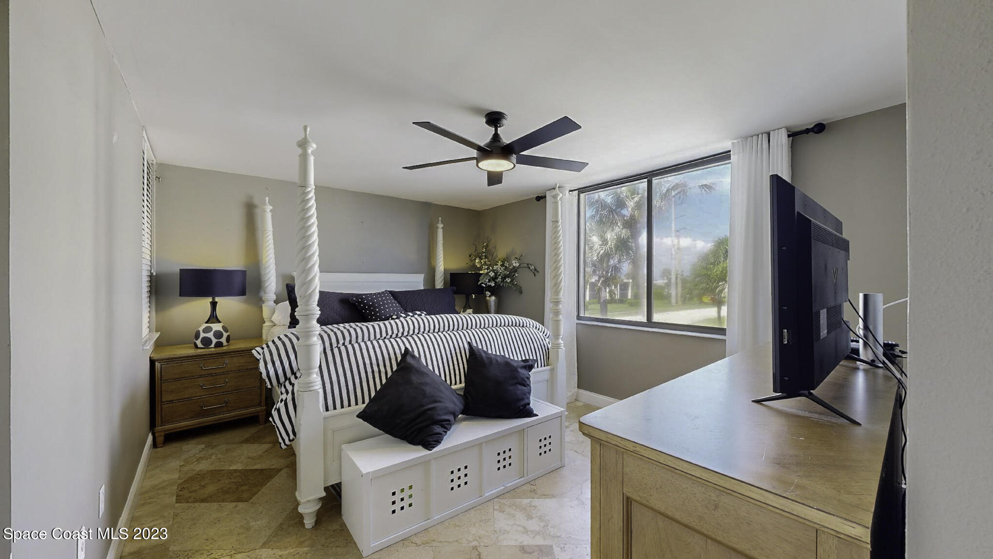 2105 Atlantic Street, 621