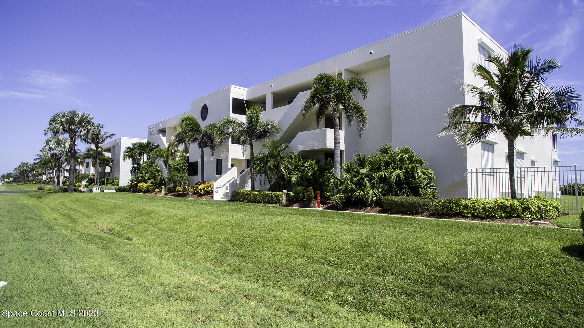 2105 Atlantic Street, 621