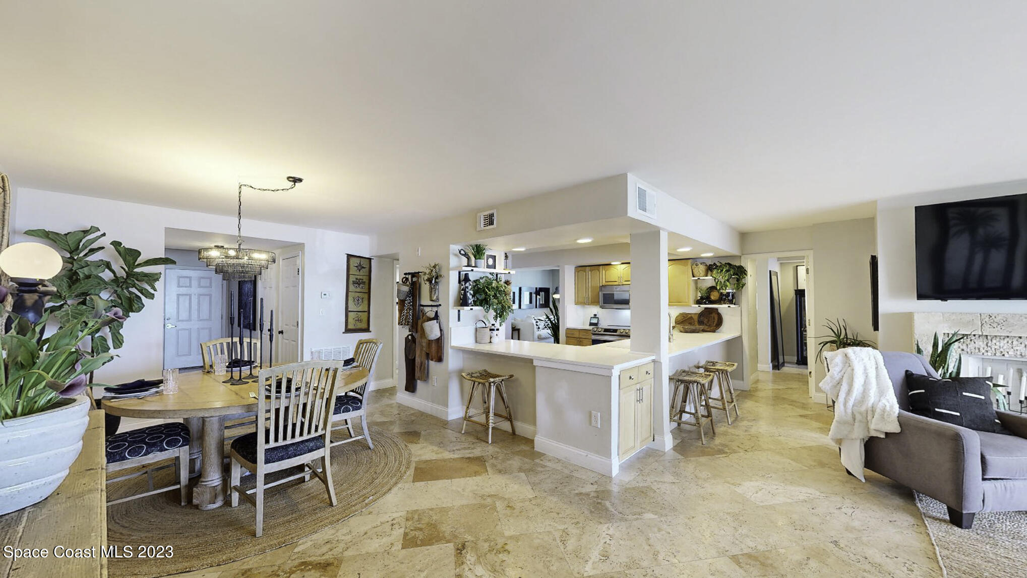 2105 Atlantic Street, 621