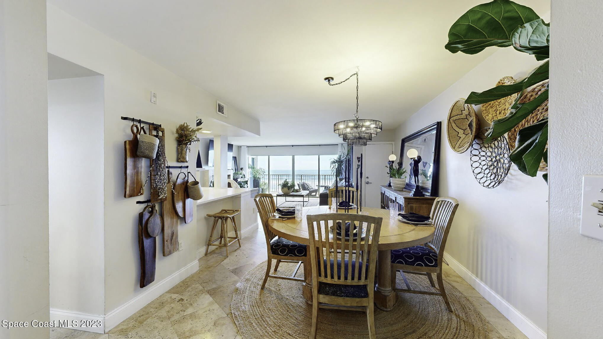 2105 Atlantic Street, 621