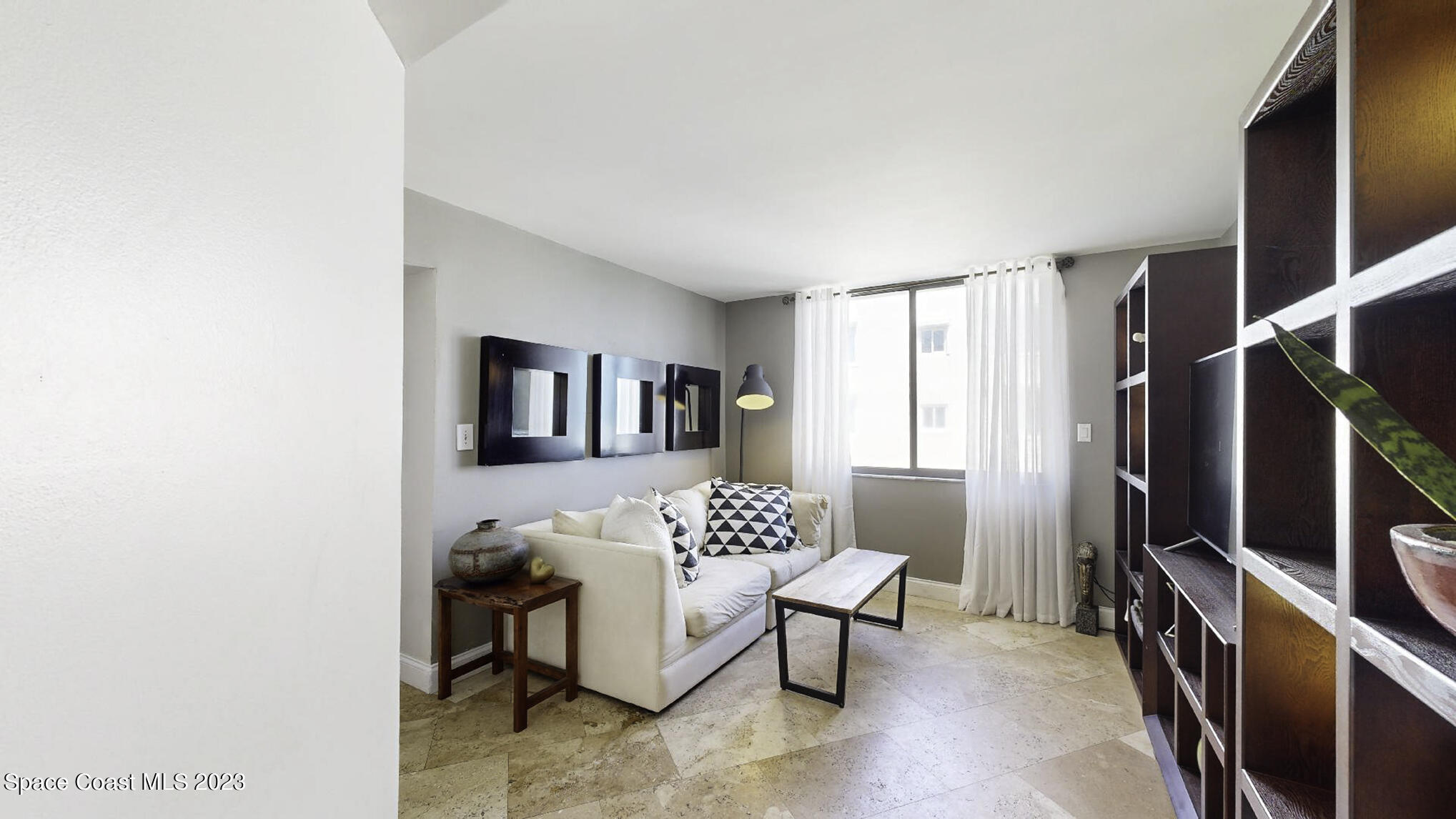 2105 Atlantic Street, 621