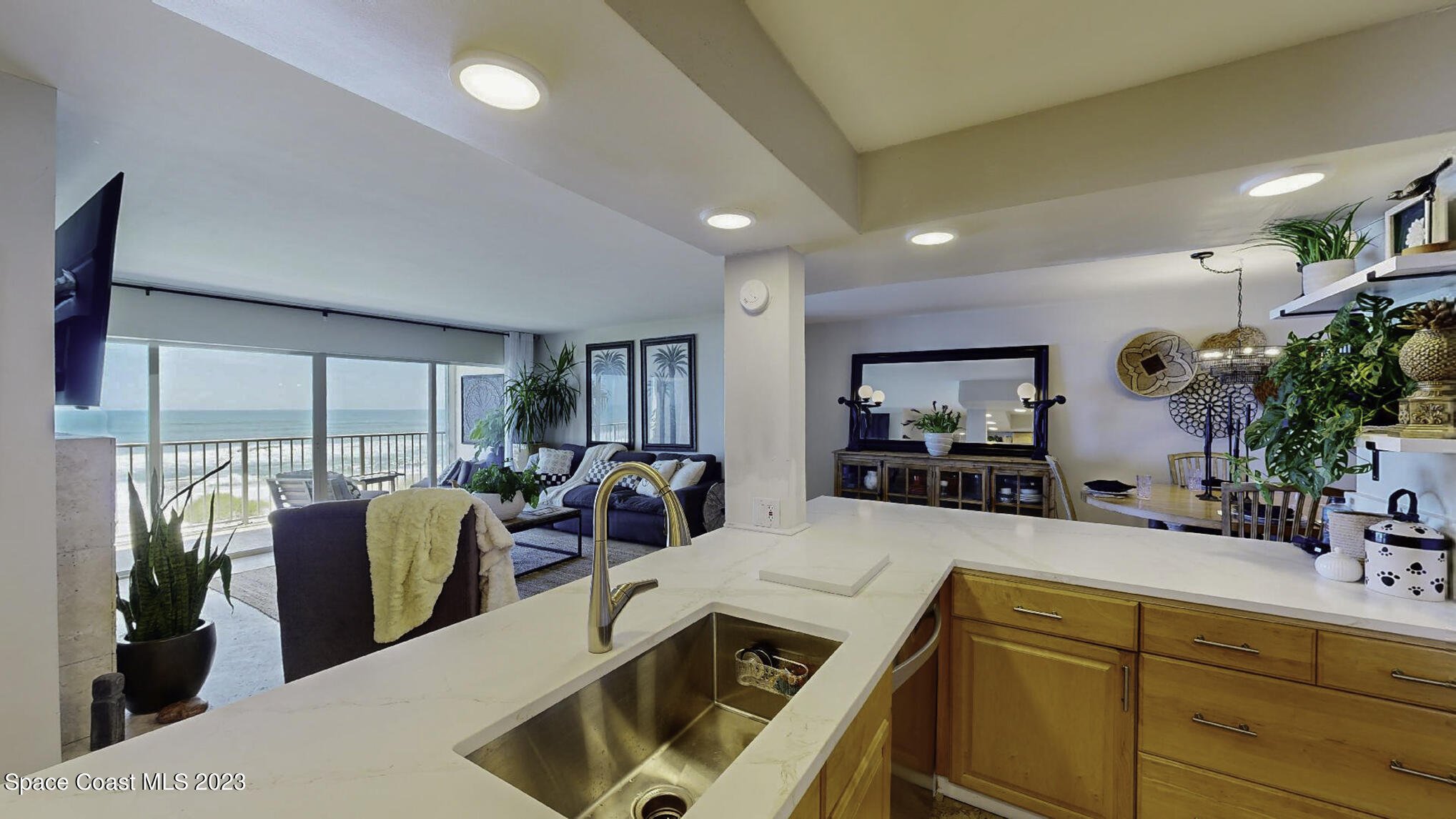 2105 Atlantic Street, 621