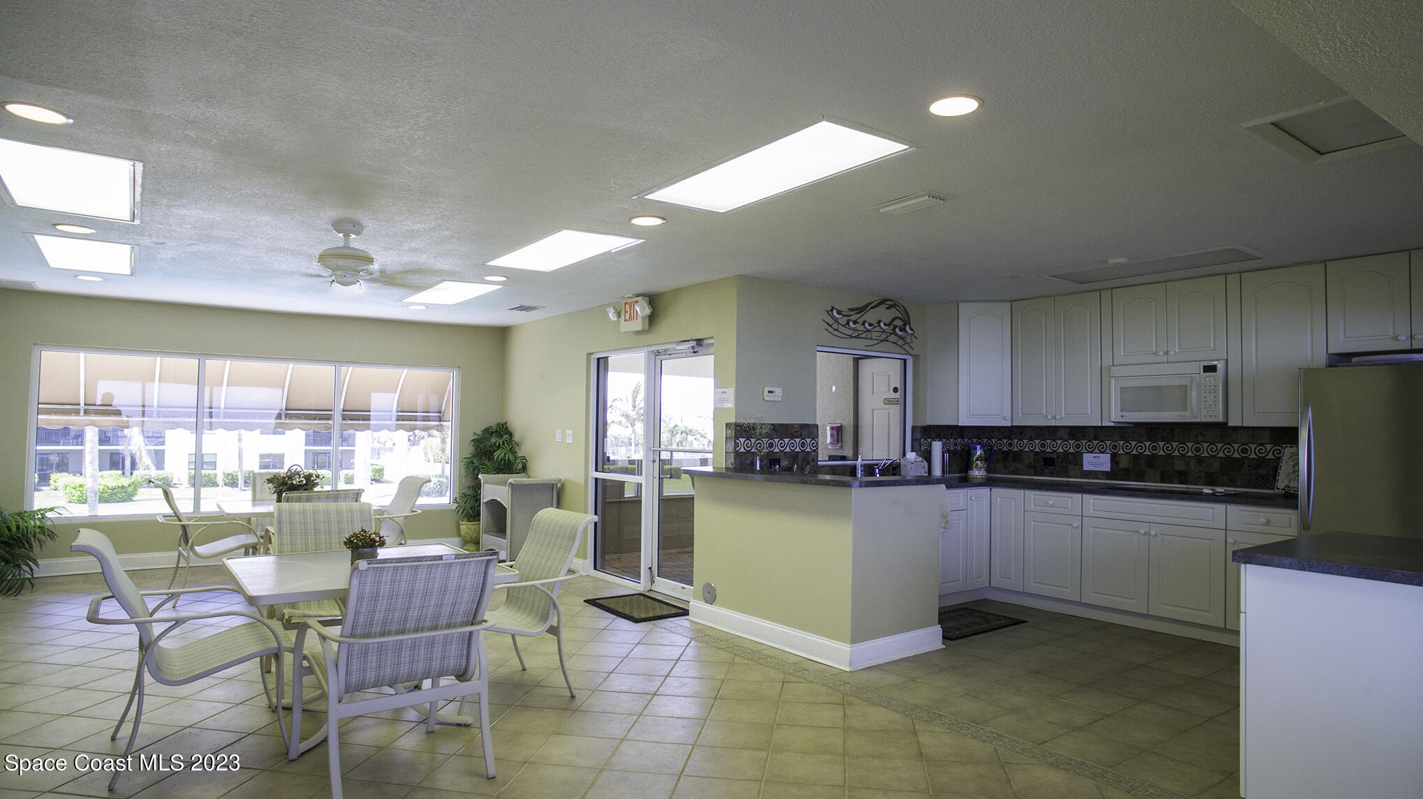 2105 Atlantic Street, 621