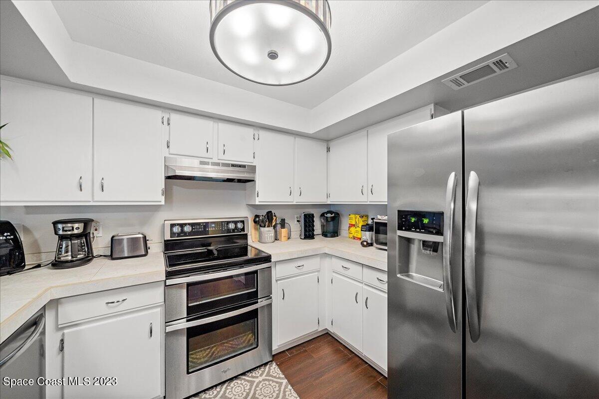 2436 Carriage Court, 2