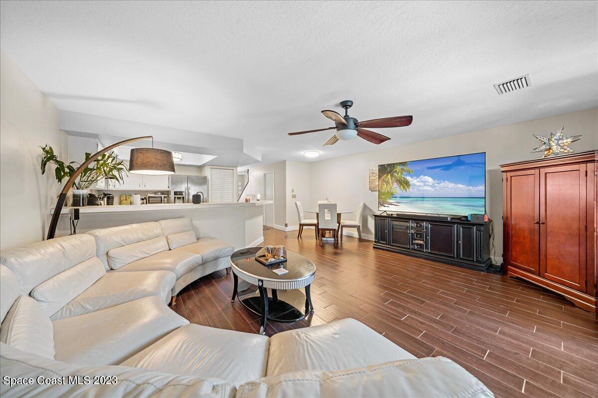 2436 Carriage Court, 2