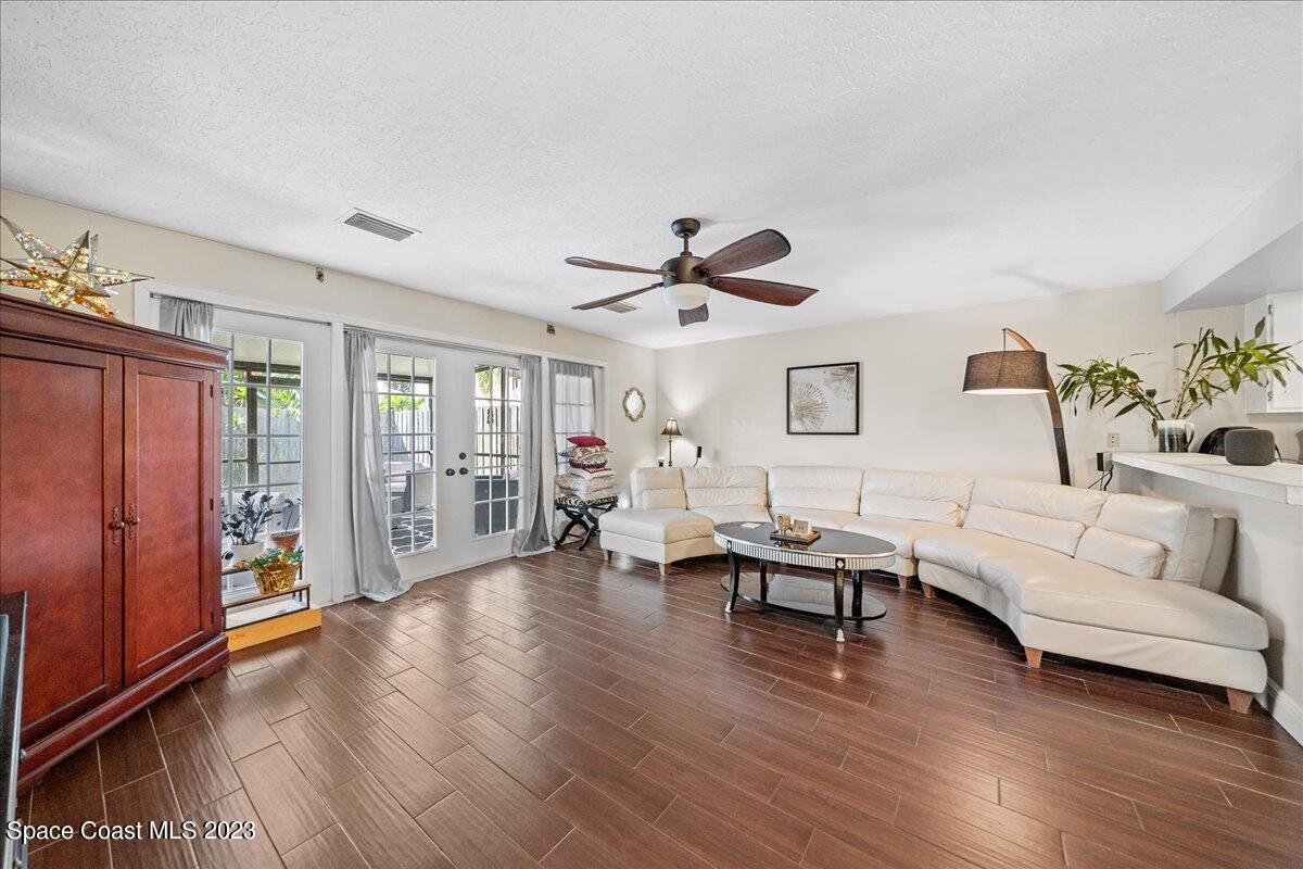2436 Carriage Court, 2