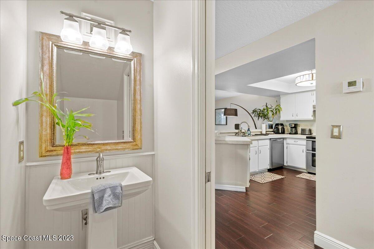2436 Carriage Court, 2