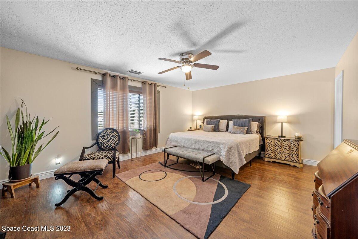 2436 Carriage Court, 2