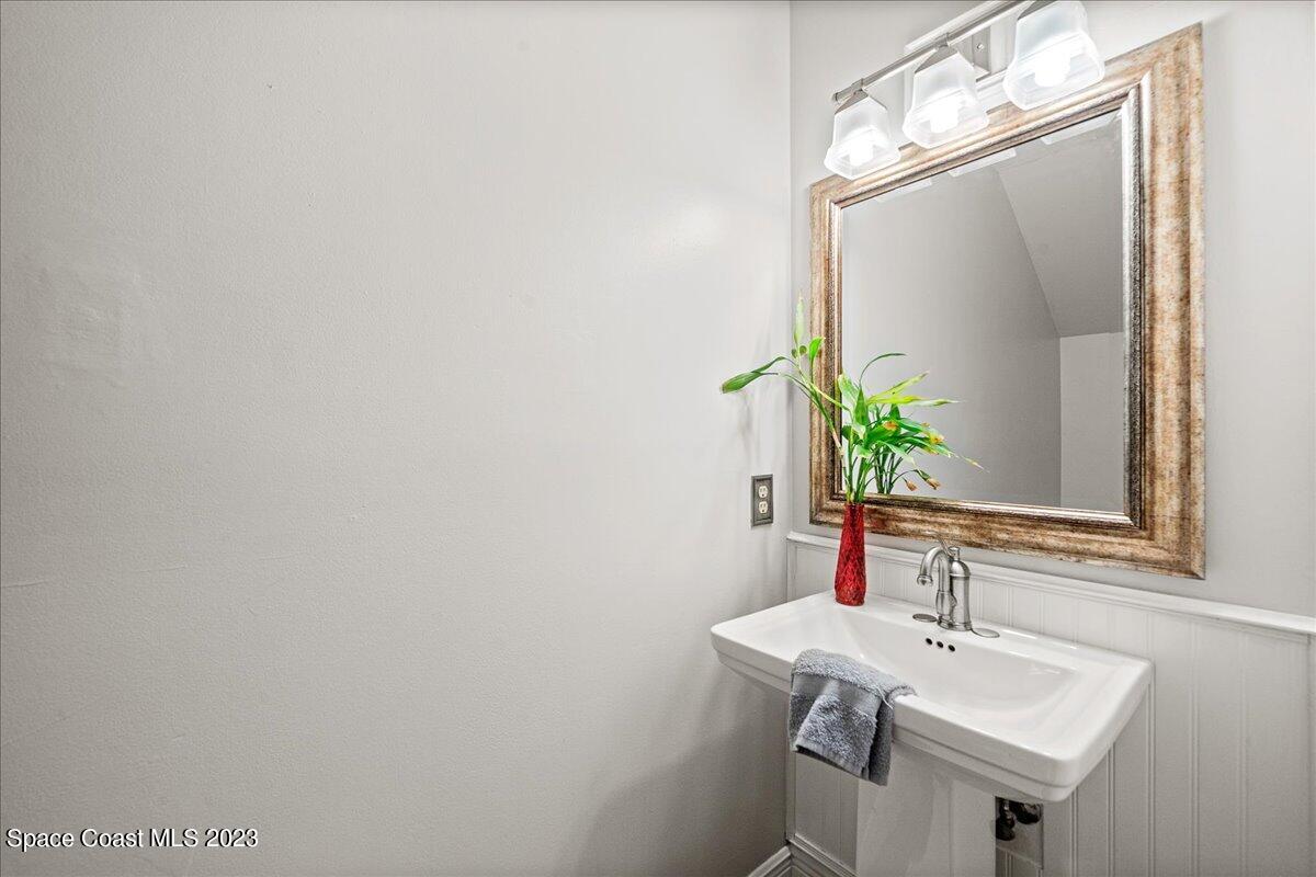 2436 Carriage Court, 2