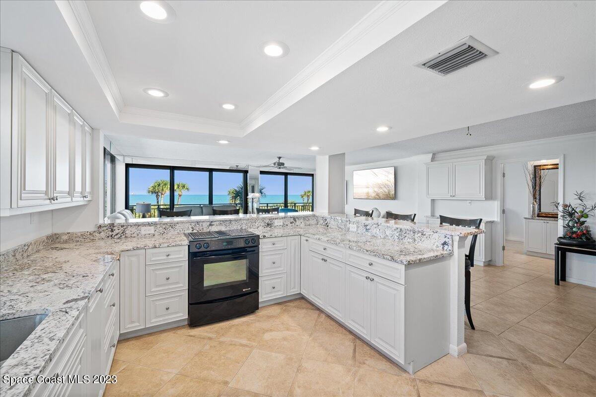 2100 N Atlantic Avenue, 303