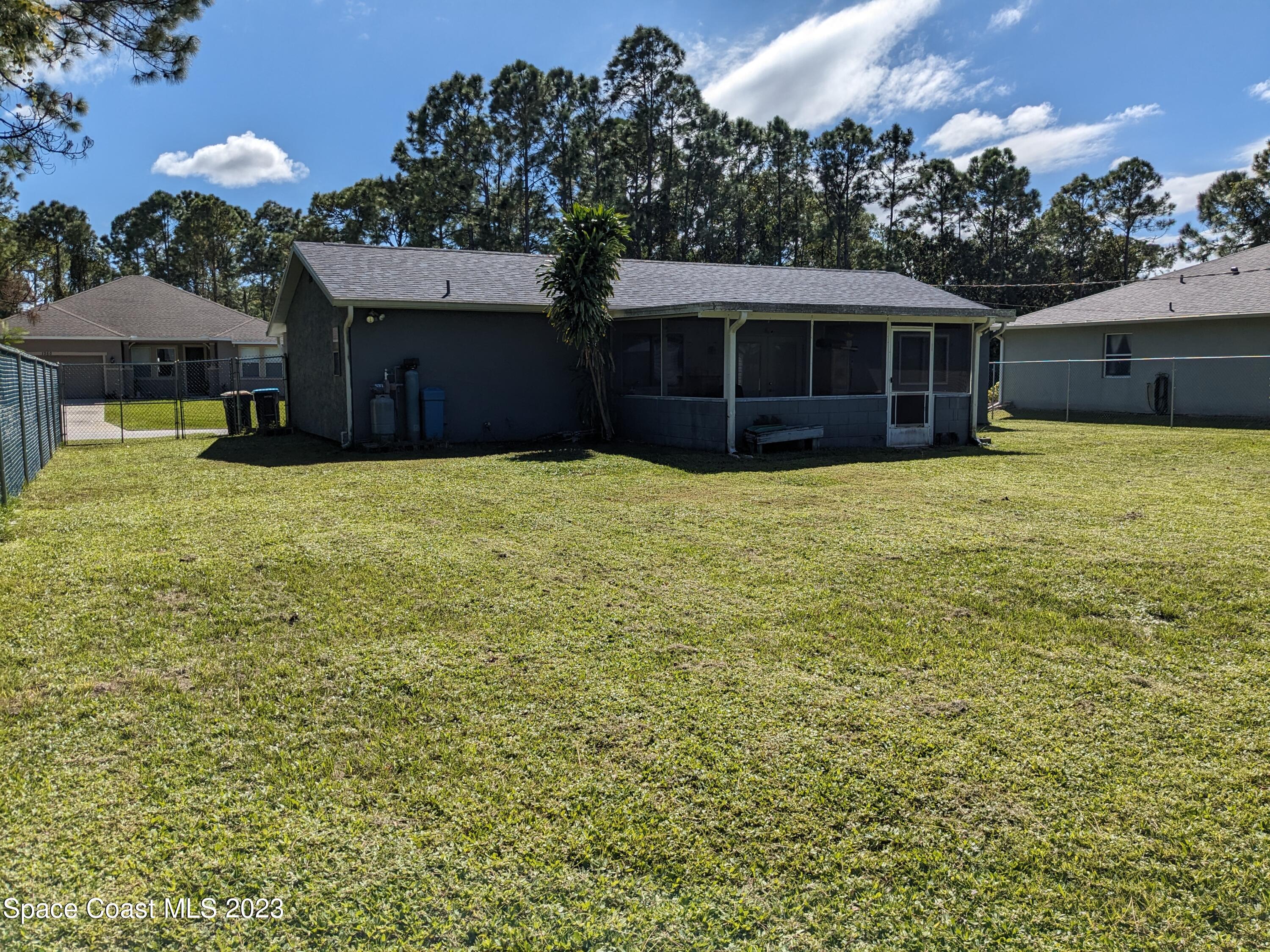 1051 Pasadena Road SE