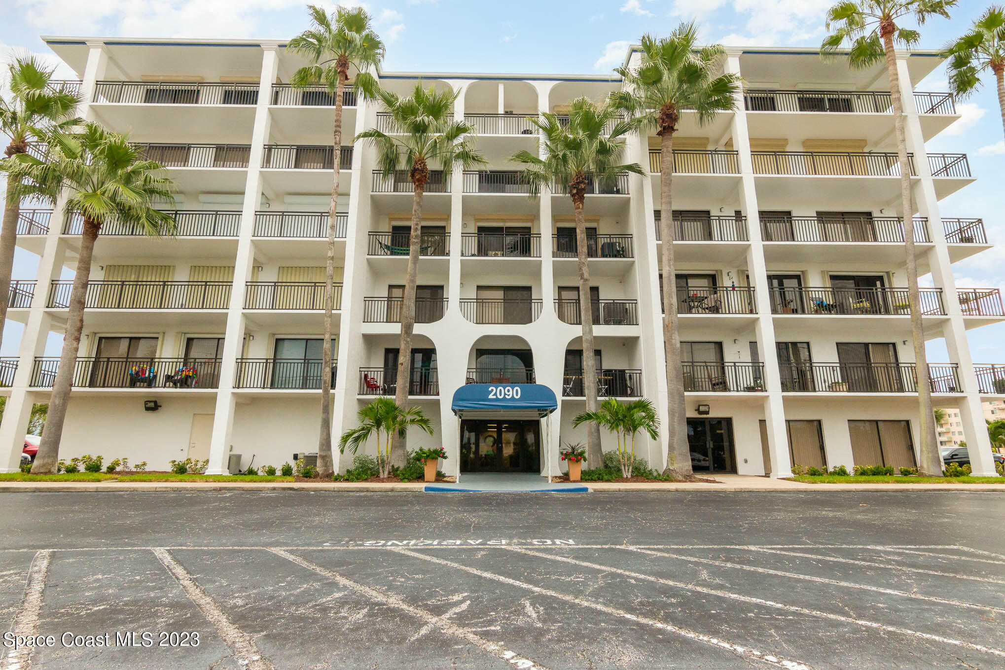 2090 N Atlantic Avenue, 406