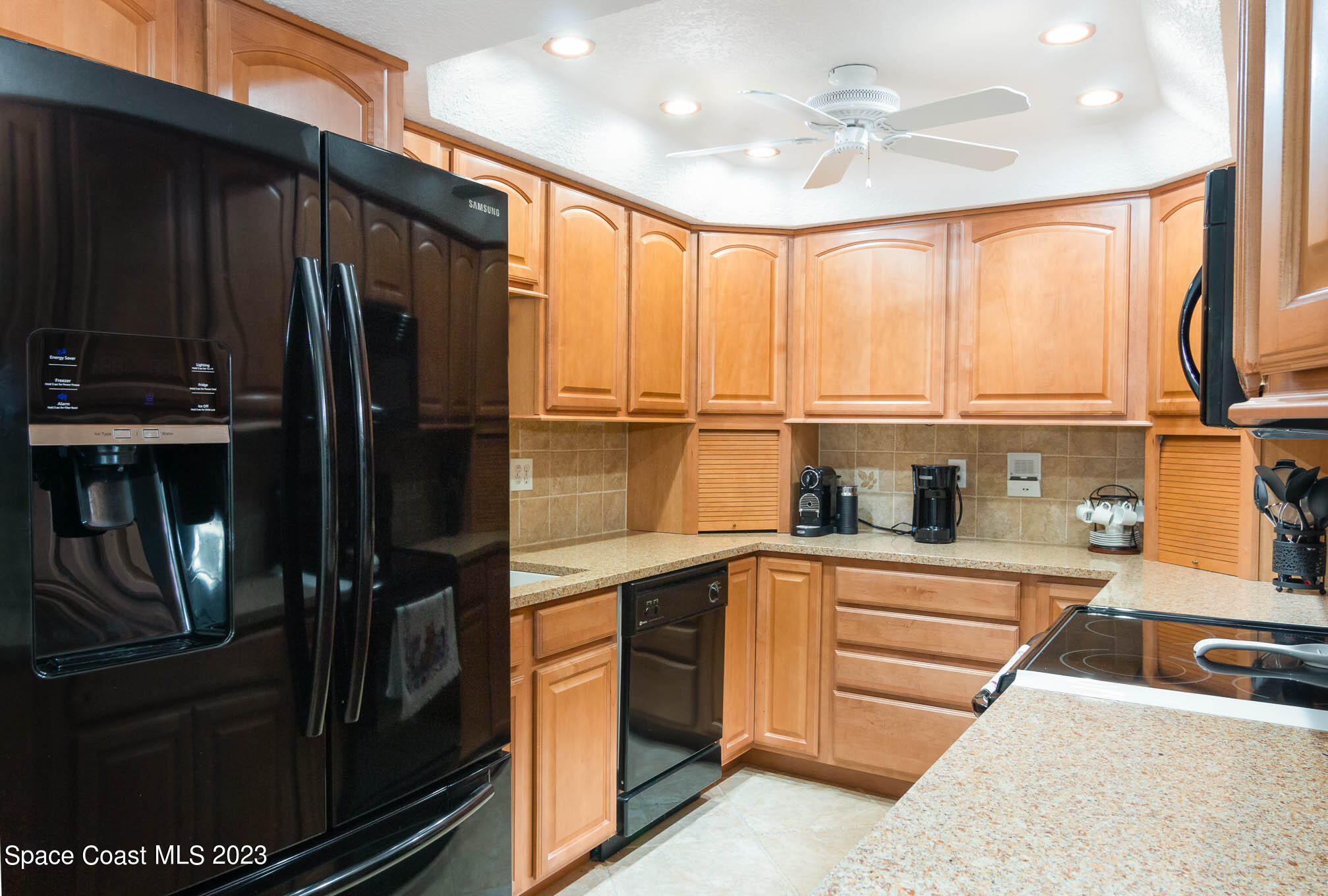 2090 N Atlantic Avenue, 406