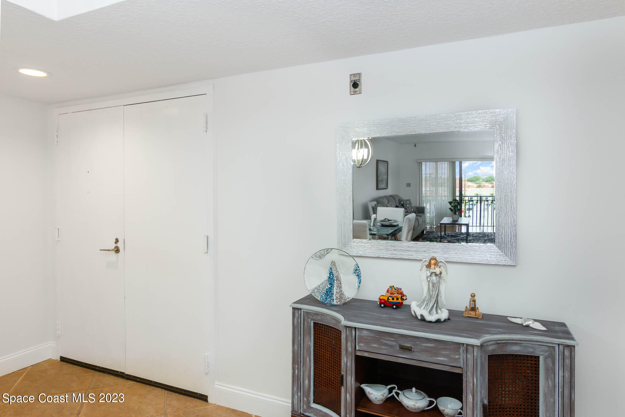 2090 N Atlantic Avenue, 406