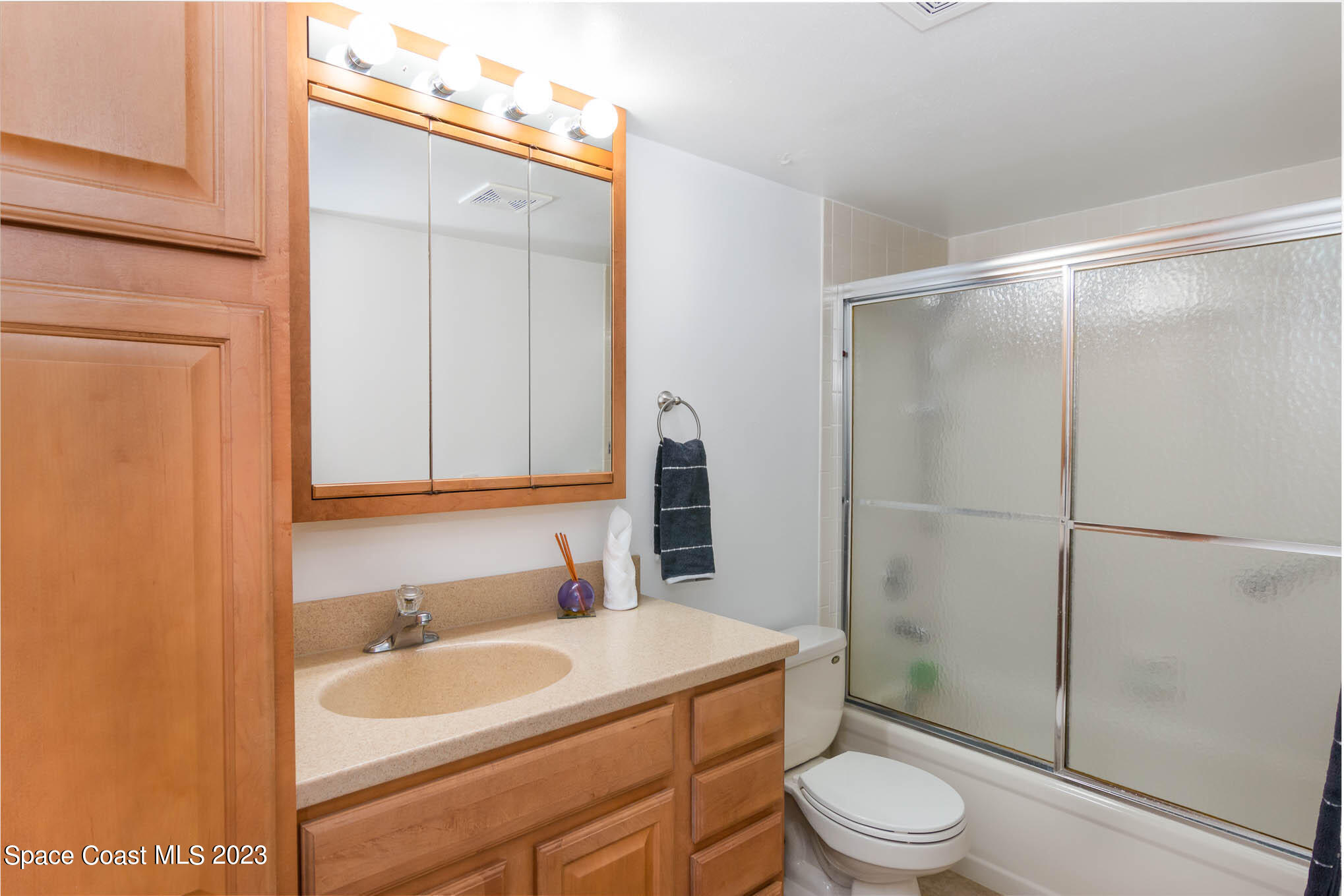 2090 N Atlantic Avenue, 406