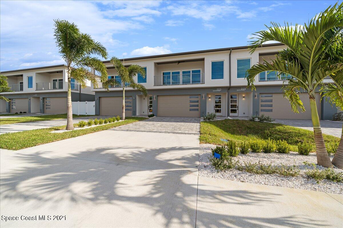 225 6th Avenue