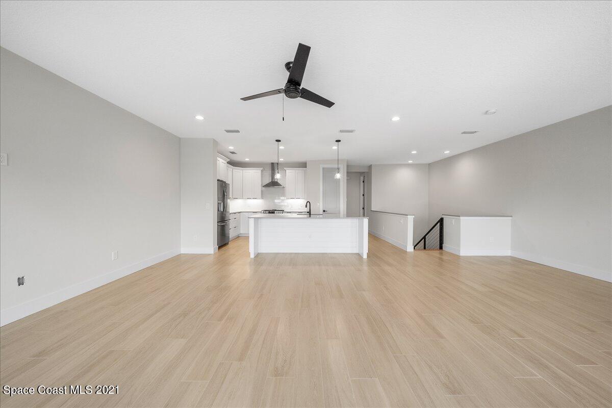 225 6th Avenue
