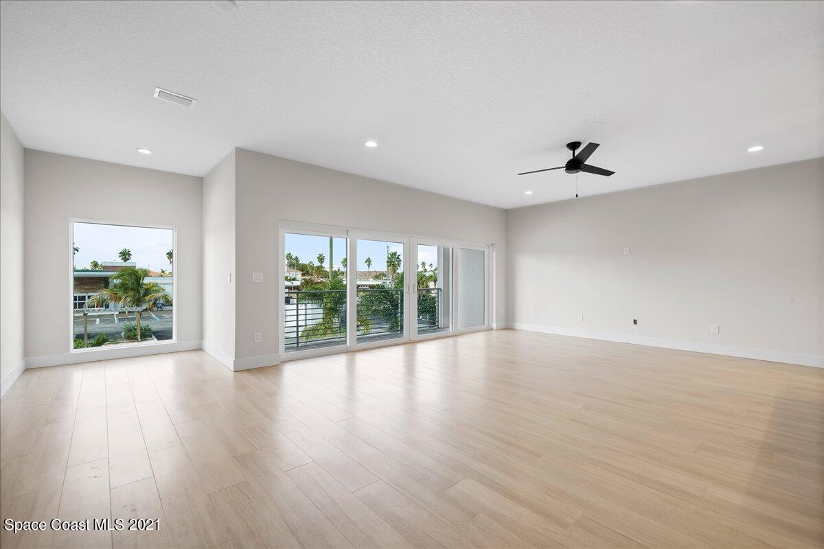 225 6th Avenue